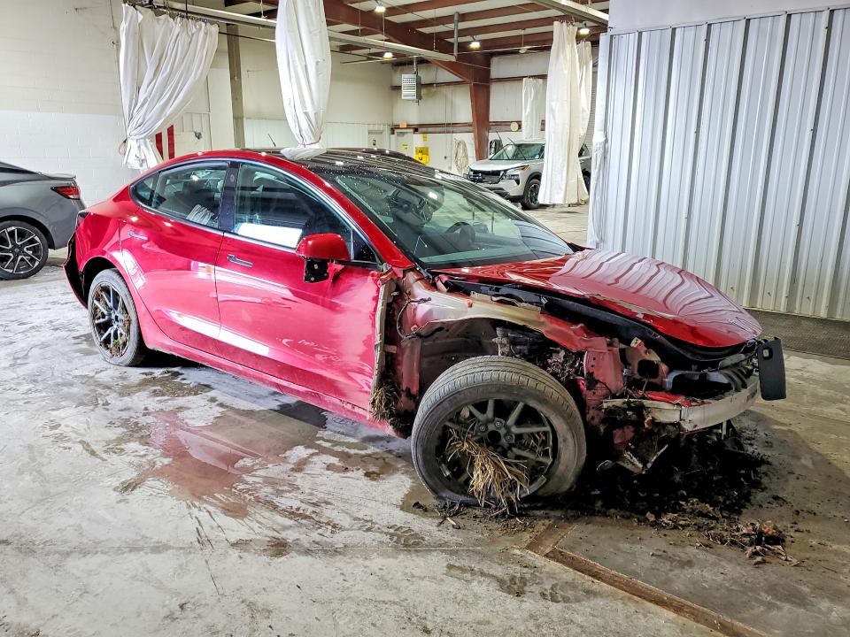47824506 :رقم المزاد ، 5YJ3E1EA9NF185390 vin ، 2022 Tesla Model 3 مزاد بيع
