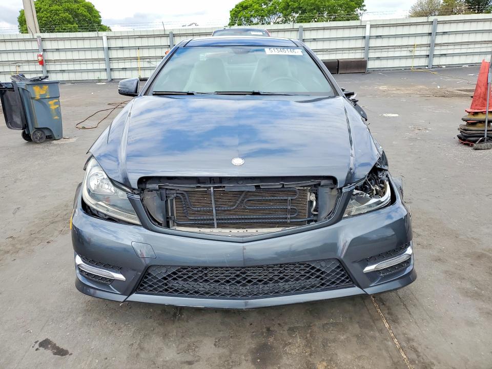 51340146 :رقم المزاد ، WDDGJ4HB3FG357283 vin ، 2015 Mercedes-benz C مزاد بيع