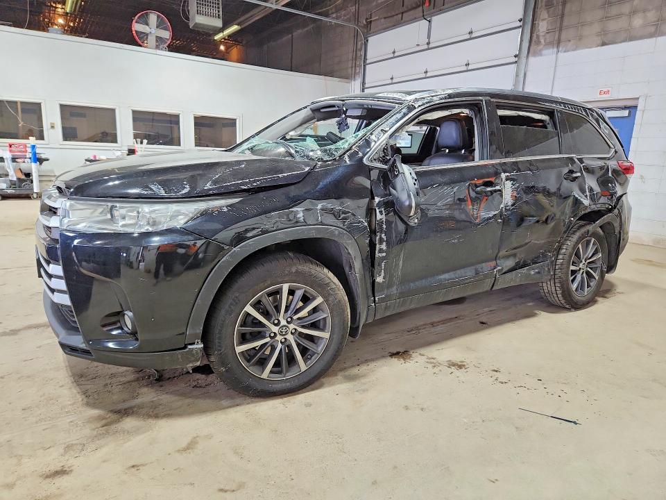 2017 Toyota Highlander მანქანა იყიდება აუქციონზე, vin: 5TDJZRFH9HS451979, აუქციონის ნომერი: 49005106