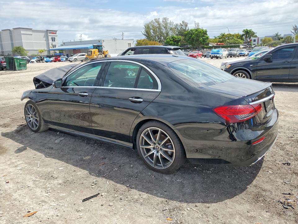 47845696 :رقم المزاد ، W1KZF8DB9MA922224 vin ، 2021 Mercedes-benz E مزاد بيع