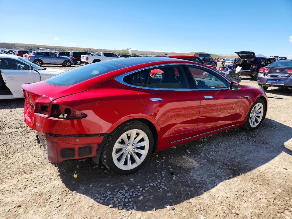 50423166 :رقم المزاد ، 5YJSA1E28HF200336 vin ، 2017 Tesla Model S مزاد بيع