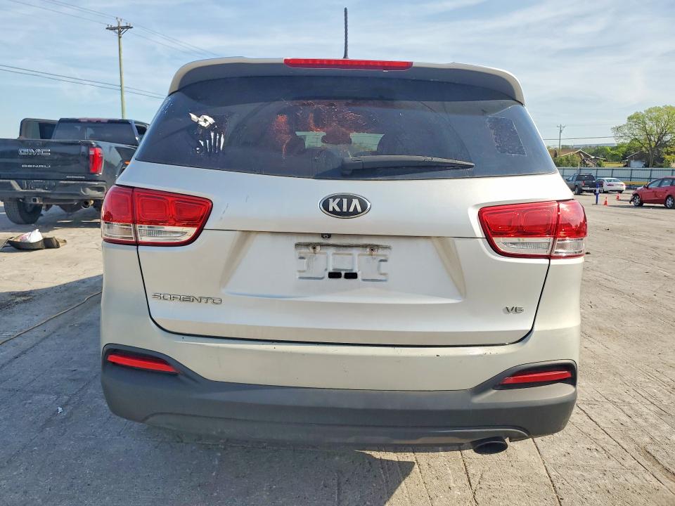 49145956 :رقم المزاد ، 5XYPGDA56JG413872 vin ، 2018 Kia Sorento مزاد بيع