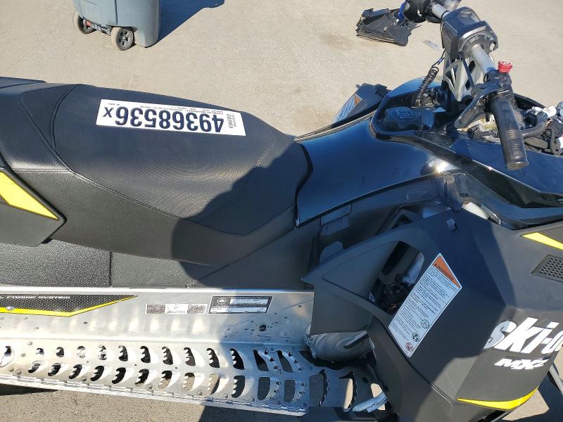 49368536 :رقم المزاد ، 2BPSBHJBXJV000975 vin ، 2018 Ski Mxz600 مزاد بيع
