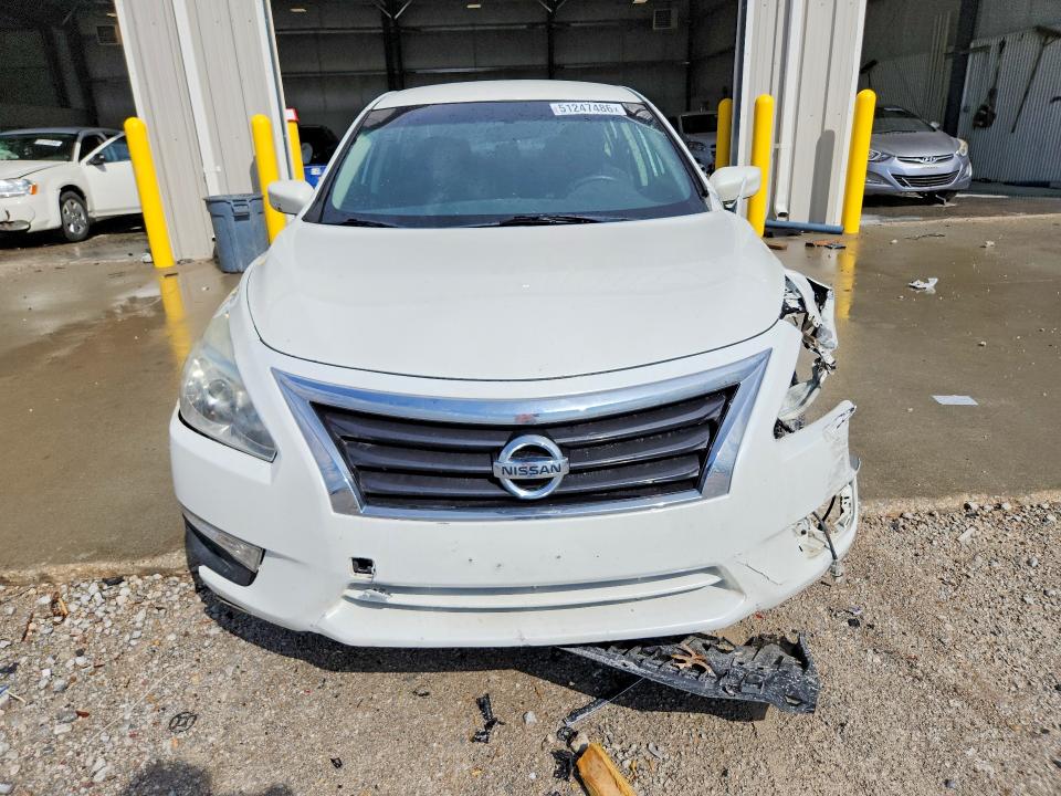 2015 Nissan Altima მანქანა იყიდება აუქციონზე, vin: 1N4AL3AP5FN392841, აუქციონის ნომერი: 51247486