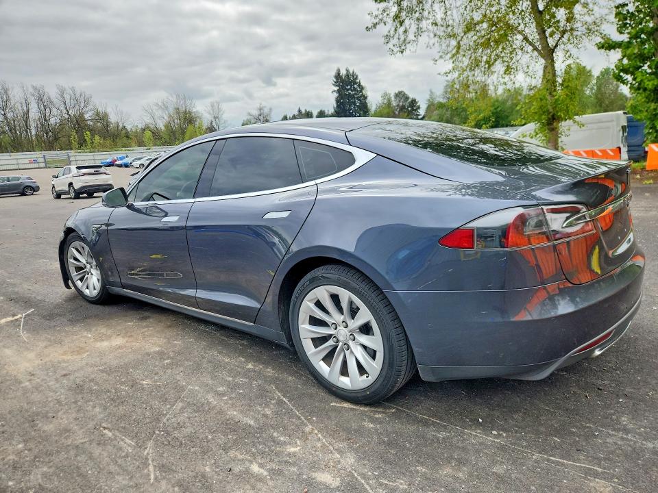 50784926 :رقم المزاد ، 5YJSA1E26GF133167 vin ، 2016 Tesla Model S مزاد بيع
