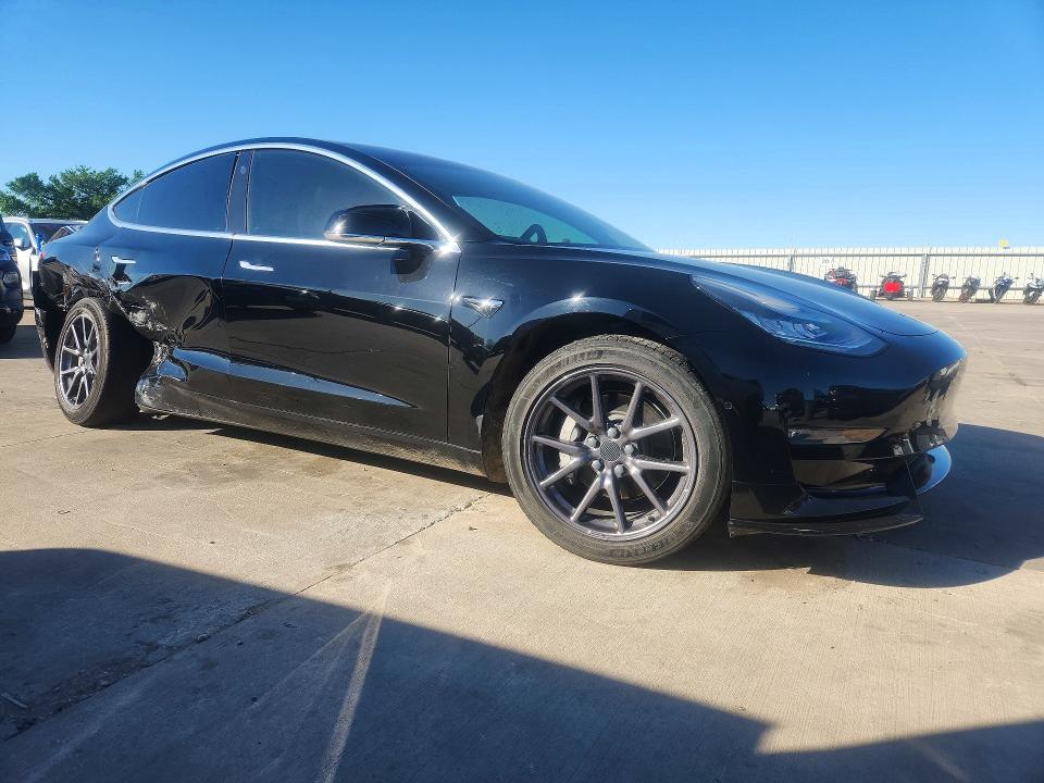 48573856 :رقم المزاد ، 5YJ3E1EA8KF307121 vin ، 2019 Tesla Model 3 مزاد بيع