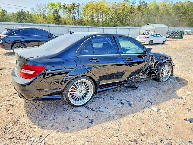 Продажа на аукционе авто 2013 Mercedes-benz C, vin: WDDGF8AB9DR282304, номер лота: 48925936