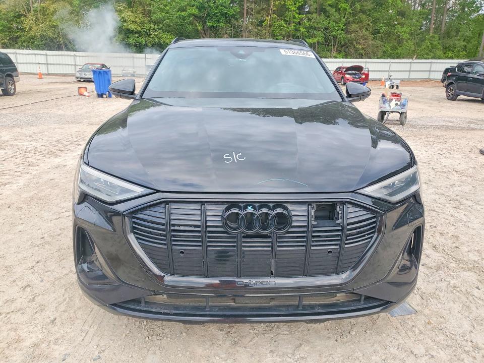 2022 Audi E-tron მანქანა იყიდება აუქციონზე, vin: WA1VABGE4NB040748, აუქციონის ნომერი: 51366566