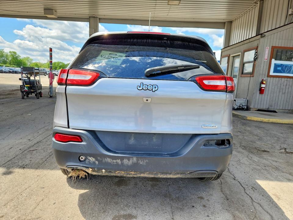 52031976 :رقم المزاد ، 1C4PJLCB7FW790669 vin ، 2015 Jeep Cherokee مزاد بيع