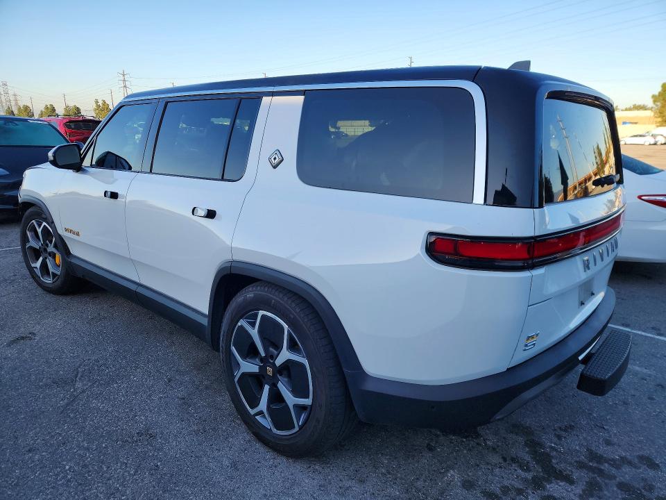 49607406 :رقم المزاد ، 7PDSGABA5PN027491 vin ، 2023 Rivian R1s مزاد بيع