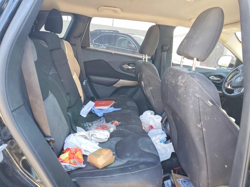 47038136 :رقم المزاد ، 1C4PJMCB0JD603640 vin ، 2018 Jeep Cherokee مزاد بيع