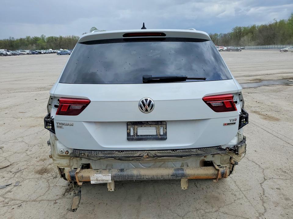 49576086 :رقم المزاد ، 3VV2B7AXXJM027682 vin ، 2018 Volkswagen Tiguan مزاد بيع