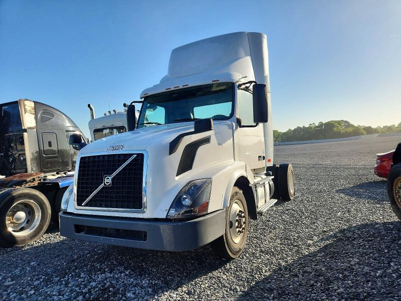 2017 Volvo Vnl მანქანა იყიდება აუქციონზე, vin: 4V4N39TG5HN988082, აუქციონის ნომერი: 77532375