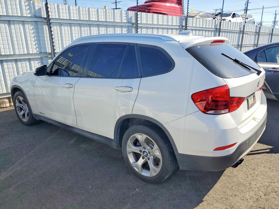 2015 Bmw X1 მანქანა იყიდება აუქციონზე, vin: WBAVM1C54FVW56833, აუქციონის ნომერი: 49367166