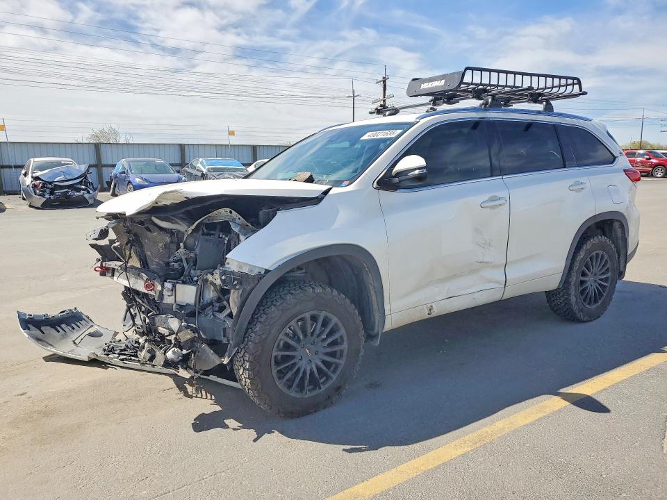 Продажа на аукционе авто 2018 Toyota Highlander, vin: 5TDJZRFH4JS883515, номер лота: 49021686