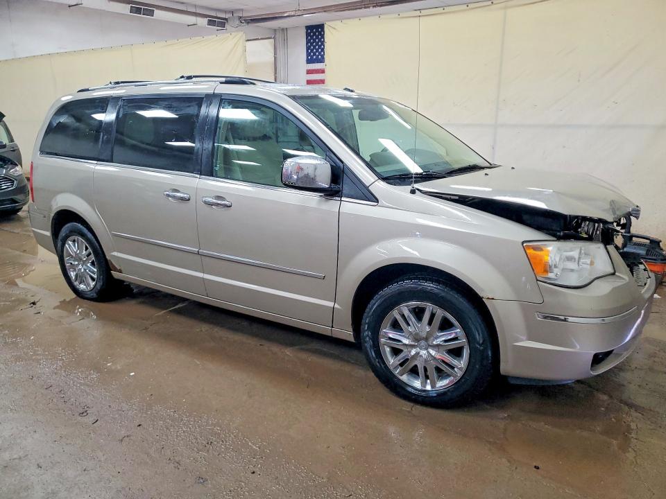 Auction sale of the 2008 Chrysler Town & Country, vin: 2A8HR64X88R820310, lot number: 49880586
