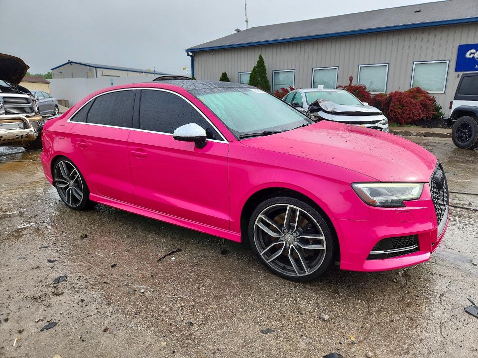 51700666 :رقم المزاد ، WAUB1GFF2H1073299 vin ، 2017 Audi S3 مزاد بيع