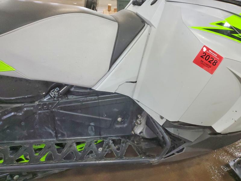 48866936 :رقم المزاد ، 4UF18SNW6JT100750 vin ، 2018 Arctic Cat Zr8000 137 Sp Es Er مزاد بيع