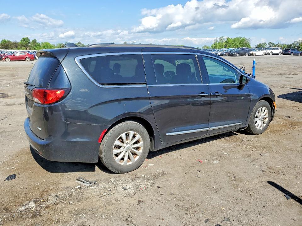 49935336 :رقم المزاد ، 2C4RC1BG3HR532780 vin ، 2017 Chrysler Pacifica مزاد بيع