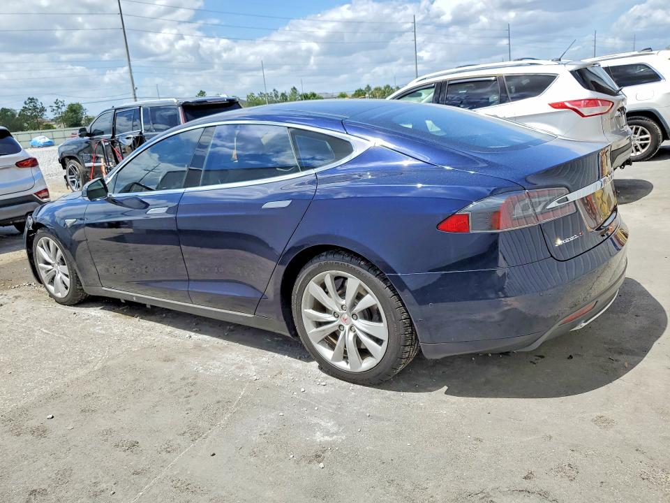 49483646 :رقم المزاد ، 5YJSA1H24FFP73274 vin ، 2015 Tesla Model S مزاد بيع