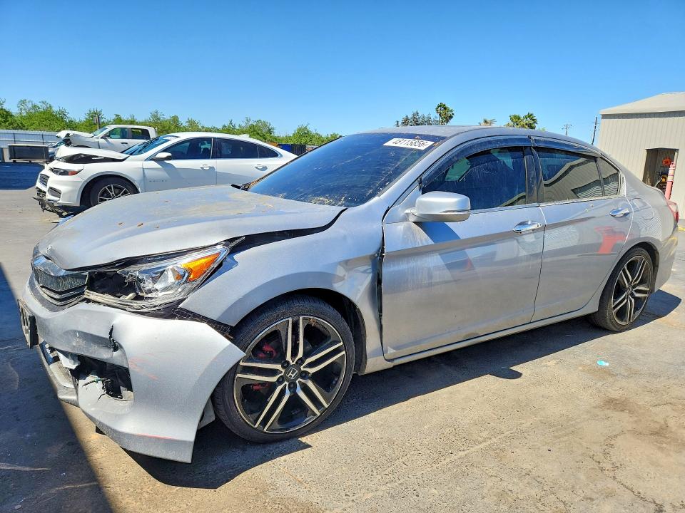 48115856 :رقم المزاد ، 1HGCR2F71HA132453 vin ، 2017 Honda Accord مزاد بيع