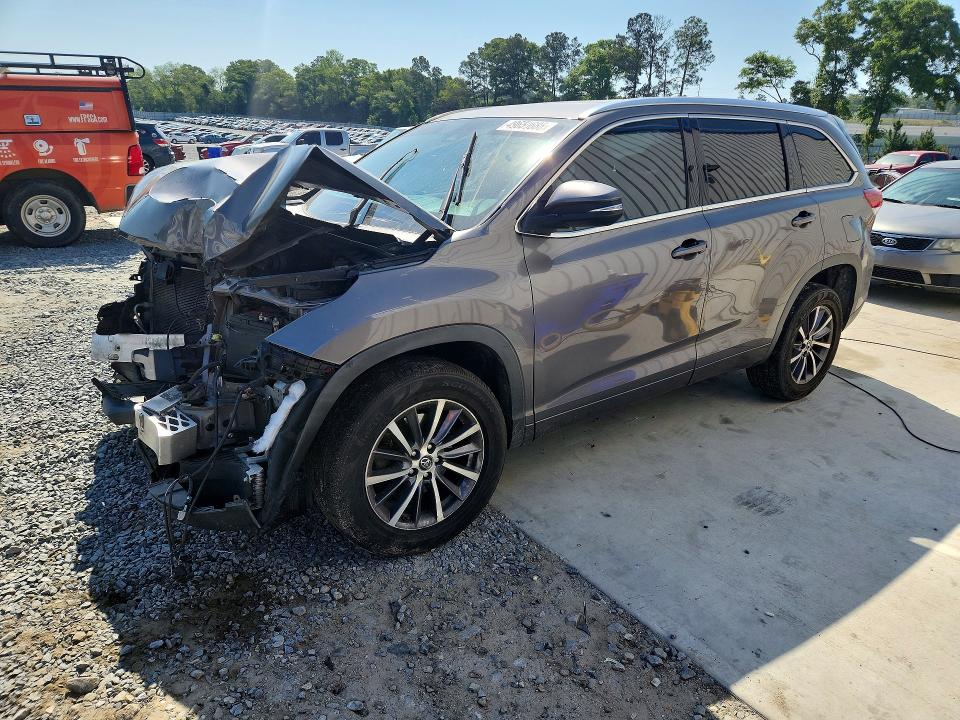 Auction sale of the 2018 Toyota Highlander, vin: 5TDKZRFH1JS265475, lot number: 49650686