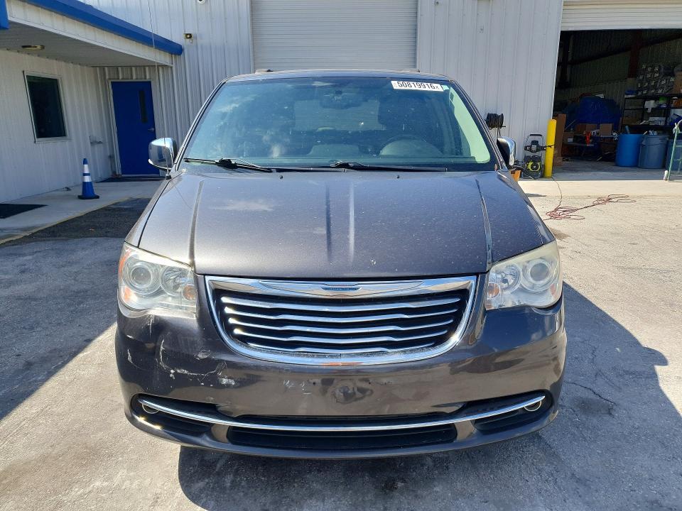 50819916 :رقم المزاد ، 2C4RC1GG3FR596405 vin ، 2015 Chrysler Town & Country مزاد بيع