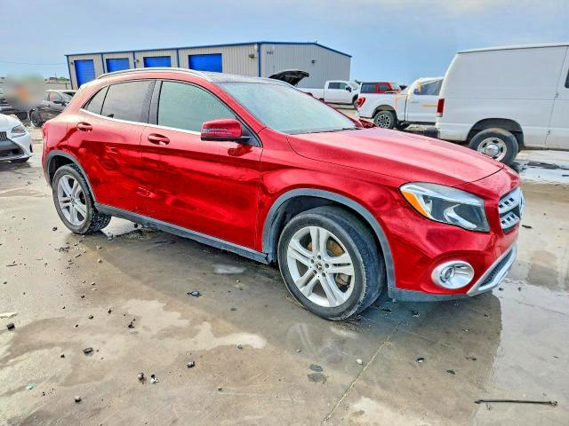 48615786 :رقم المزاد ، WDCTG4EB5JJ437377 vin ، 2018 Mercedes-benz Gla مزاد بيع