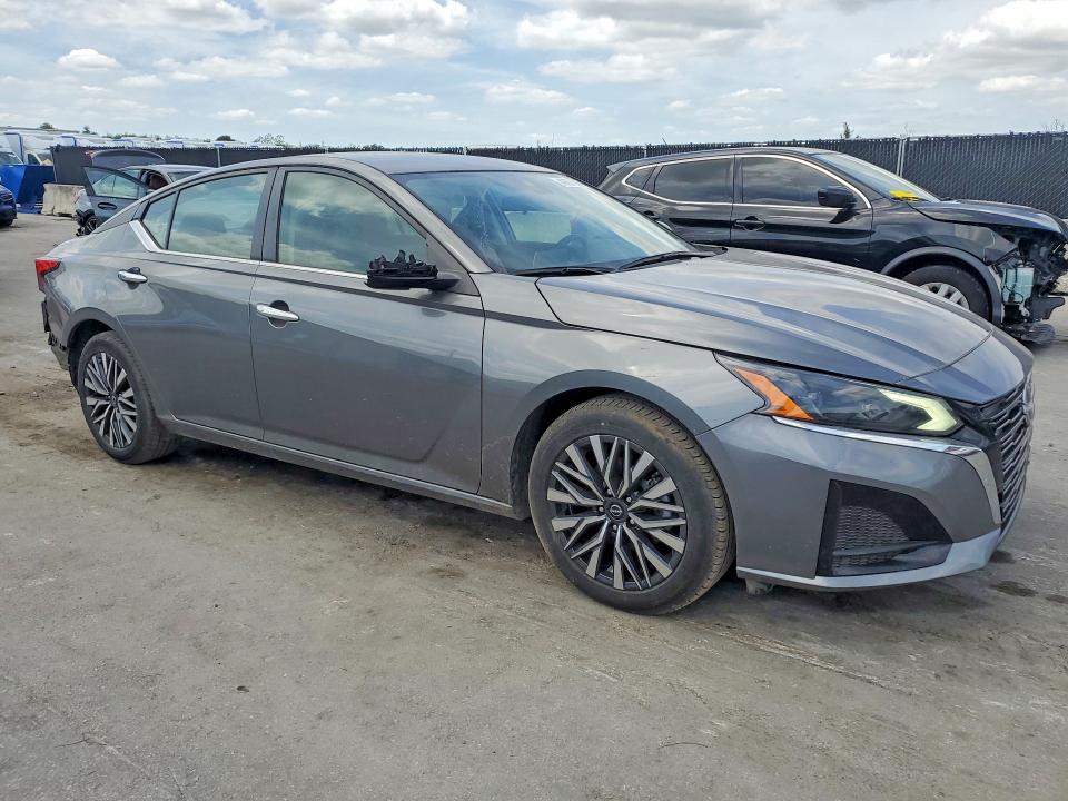 49874086 :رقم المزاد ، 1N4BL4DV4PN366804 vin ، 2023 Nissan Altima مزاد بيع