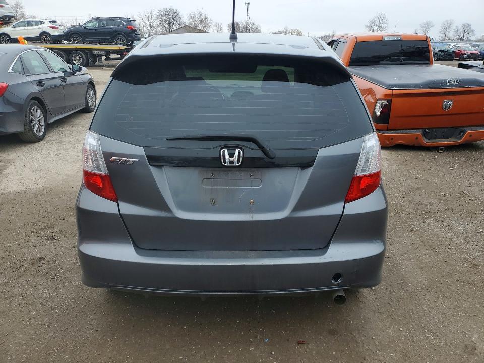 2013 Honda Fit მანქანა იყიდება აუქციონზე, vin: LUCGE8H50D3008100, აუქციონის ნომერი: 47590166