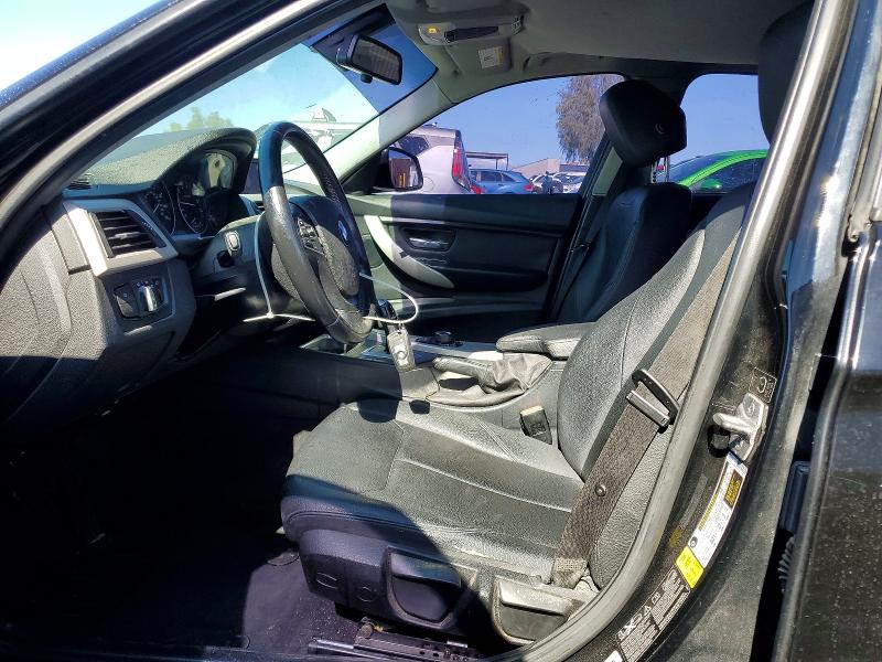 51405596 :رقم المزاد ، WBA3C3G55FNT53625 vin ، 2015 Bmw 320 مزاد بيع