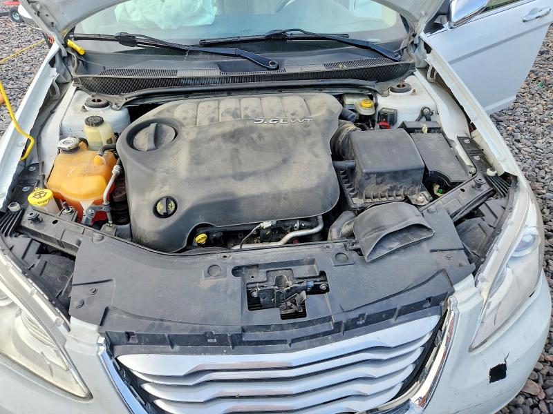 50439406 :رقم المزاد ، 1C3CCBCG1EN134586 vin ، 2014 Chrysler 200 مزاد بيع