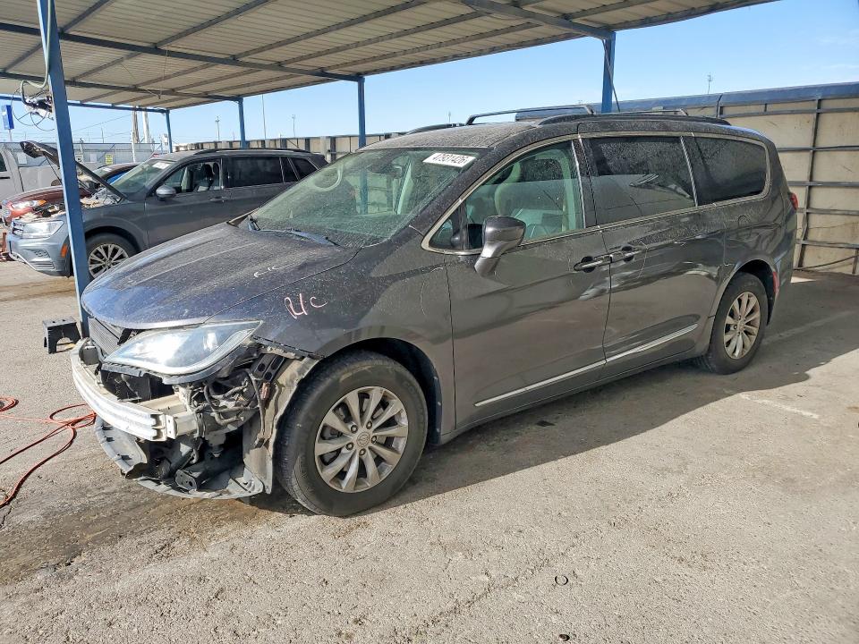 47931426 :رقم المزاد ، 2C4RC1BG6HR613157 vin ، 2017 Chrysler Pacifica مزاد بيع