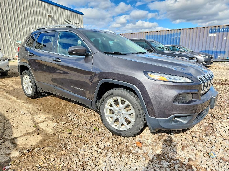 50461146 :رقم المزاد ، 1C4PJLCB4HW535576 vin ، 2017 Jeep Cherokee مزاد بيع
