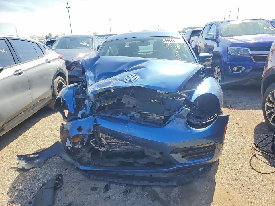 2019 Volkswagen Beetle მანქანა იყიდება აუქციონზე, vin: 3VWFD7AT8KM719672, აუქციონის ნომერი: 50446546