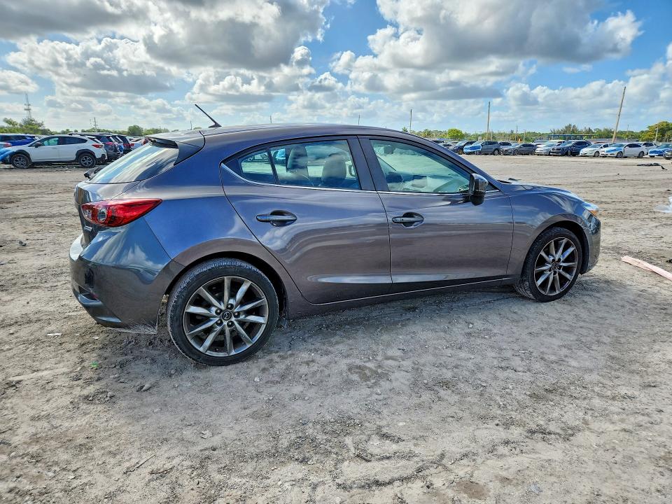 49132736 :رقم المزاد ، 3MZBN1L31JM250896 vin ، 2018 Mazda 3 مزاد بيع