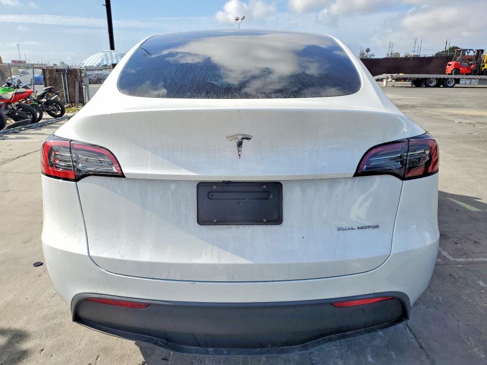Продажа на аукционе авто 2024 Tesla Model Y, vin: 7SAYGDEE3RA257596, номер лота: 51151506