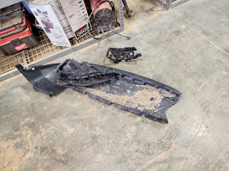 49564716 :رقم المزاد ، 1C4PJLCB6KD221849 vin ، 2019 Jeep Cherokee مزاد بيع