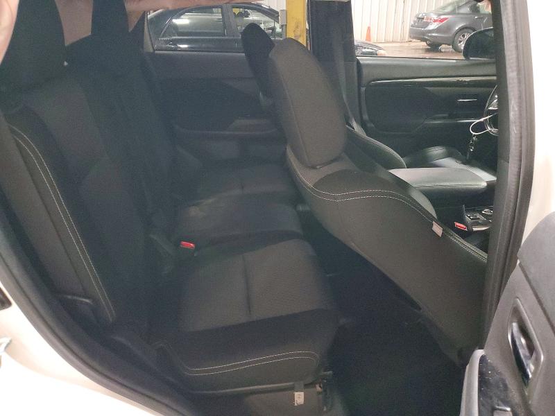 Продаж на аукціоні авто 2018 Mitsubishi Outlander, vin: JA4AZ3A38JZ020413, номер лоту: 49917706