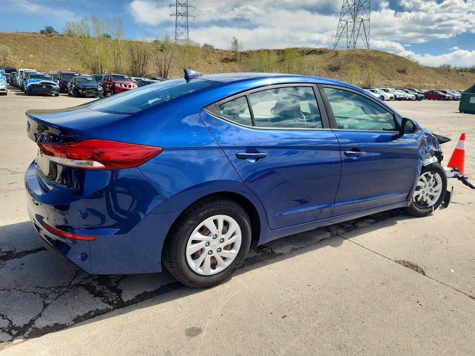 50790196 :رقم المزاد ، 5NPD74LF1HH135247 vin ، 2017 Hyundai Elantra مزاد بيع
