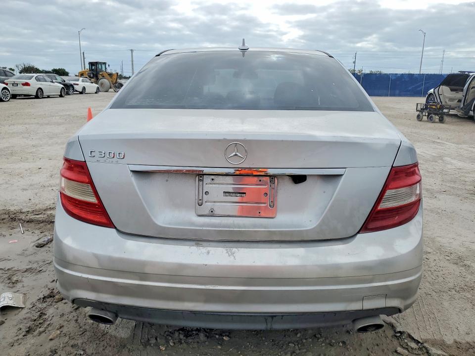 50013606 :رقم المزاد ، WDDGF5EB0AR107654 vin ، 2010 Mercedes-benz C مزاد بيع