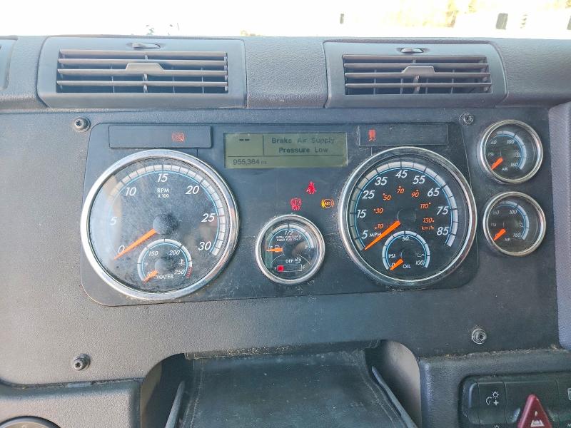 Продаж на аукціоні авто 2018 Freigliner Cascadia 125, vin: 1FUJGLDV3JLHJ9889, номер лоту: 47152396