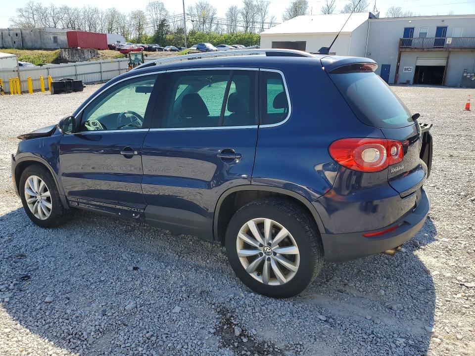 49471216 :رقم المزاد ، WVGAV7AX0BW504327 vin ، 2011 Volkswagen Tiguan مزاد بيع