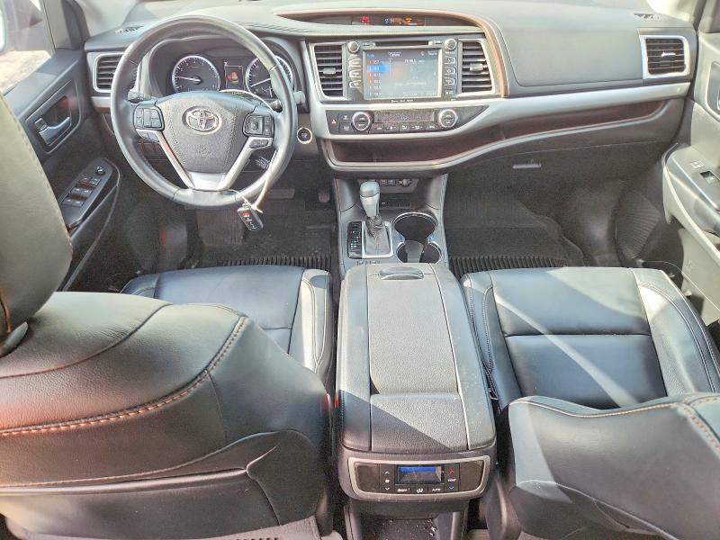 Продаж на аукціоні авто 2018 Toyota Highlander, vin: 5TDKZRFH4JS533077, номер лоту: 51992076