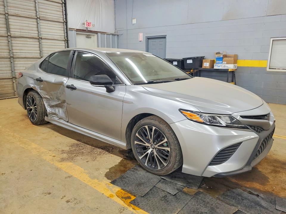 49708226 :رقم المزاد ، 4T1B11HK3KU785347 vin ، 2019 Toyota Camry مزاد بيع