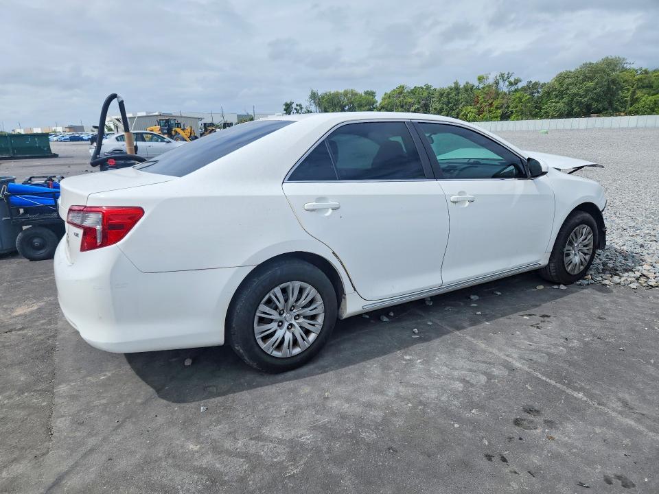 48957066 :رقم المزاد ، 4T1BF1FK7EU462542 vin ، 2014 Toyota Camry مزاد بيع