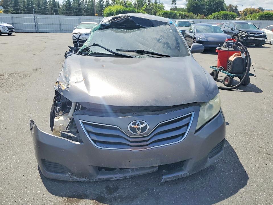 47563786 :رقم المزاد ، 4T1BF3EKXAU085292 vin ، 2010 Toyota Camry مزاد بيع