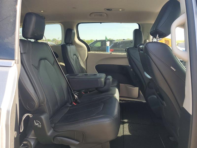 50105966 :رقم المزاد ، 2C4RC1EG4JR257776 vin ، 2018 Chrysler Pacifica مزاد بيع