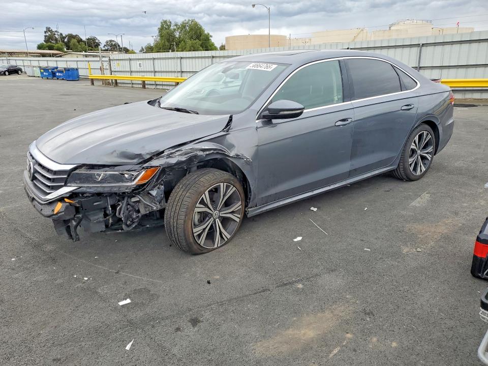 50664766 :رقم المزاد ، 1VWSA7A33MC015813 vin ، 2021 Volkswagen Passat مزاد بيع