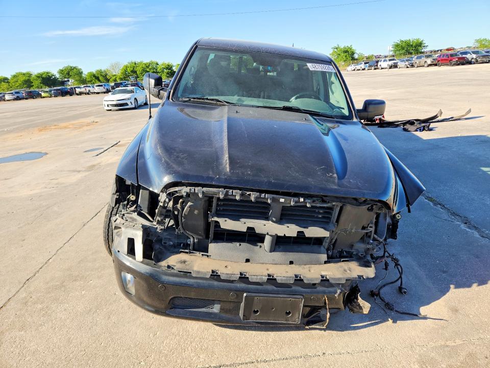 48759226 :رقم المزاد ، 1C6RR6LT1KS574675 vin ، 2019 Ram 1500 Classic مزاد بيع